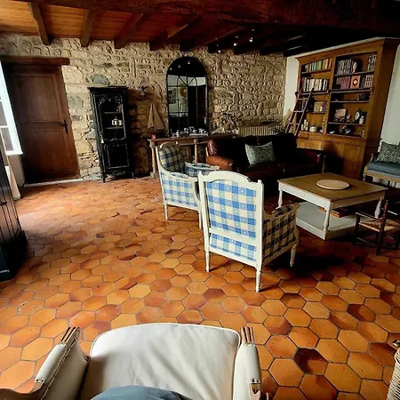 Charming With Pool Near Royan & Beaches בית נופש *