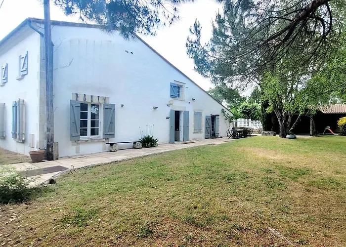 Charming With Pool Near Royan & Beaches Сasa de vacaciones *